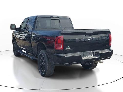Diamond Black Crystal Pearlcoat 2026 RAM 2500 Big Horn Crew Cab 4x4 6'4' Box