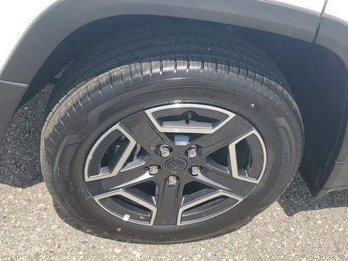 Bright White Clearcoat 2026 Jeep Cherokee Limited