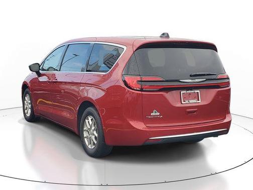 Red Hot Pearlcoat 2026 Chrysler Pacifica L