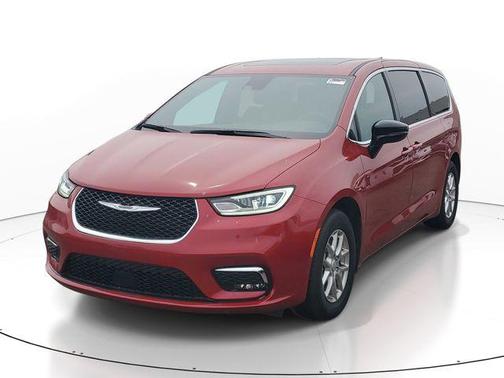 Red Hot Pearlcoat 2026 Chrysler Pacifica L
