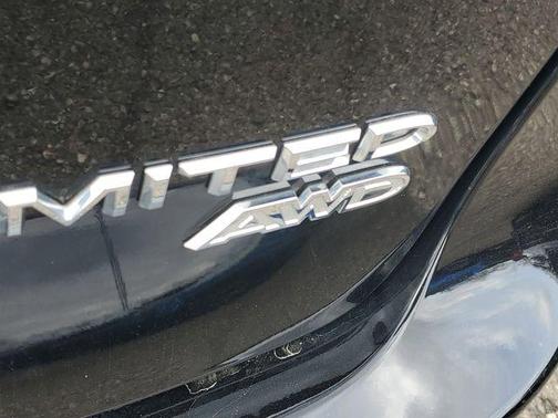 Diamond Black Crystal Pearlcoat 2026 Chrysler Pacifica Limited