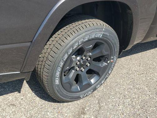 Granite Crystal Metallic Clearcoat 2026 RAM 1500 Big Horn/Lone Star