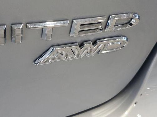 Silver Mist Clearcoat 2026 Chrysler Pacifica Limited