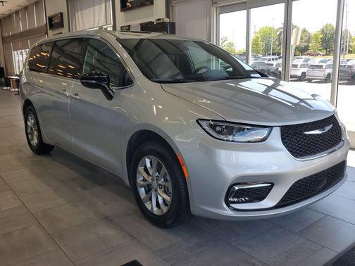 Silver Mist Clearcoat 2026 Chrysler Pacifica Limited