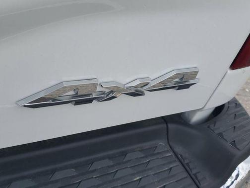 Bright White Clearcoat 2026 RAM 2500 Laramie Crew Cab 4x4 6'4' Box