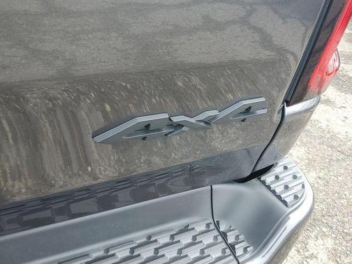 Granite Crystal Metallic Clearcoat 2026 RAM 1500 Big Horn/Lone Star