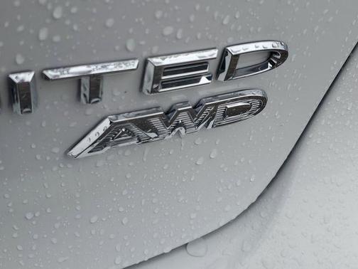 Bright White Clearcoat 2026 Chrysler Pacifica Limited