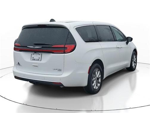 2026 Chrysler Pacifica Limited