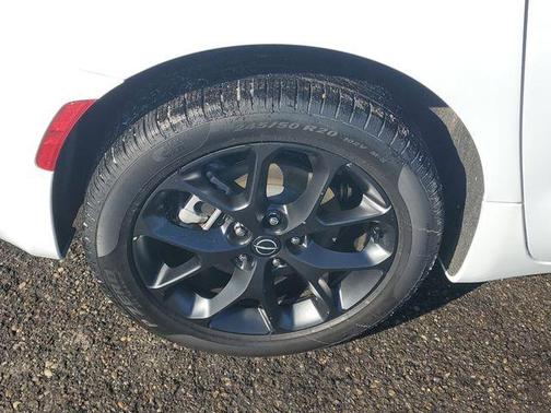 Bright White Clearcoat 2026 Chrysler Pacifica Limited