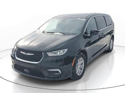 Diamond Black Crystal Pearlcoat 2026 Chrysler Pacifica L