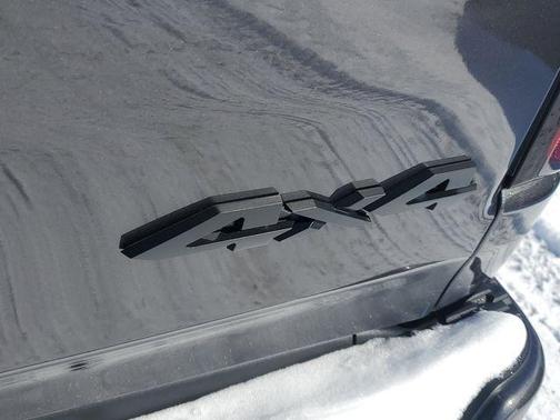 Granite Crystal Metallic Clearcoat 2026 RAM 1500 Big Horn/Lone Star