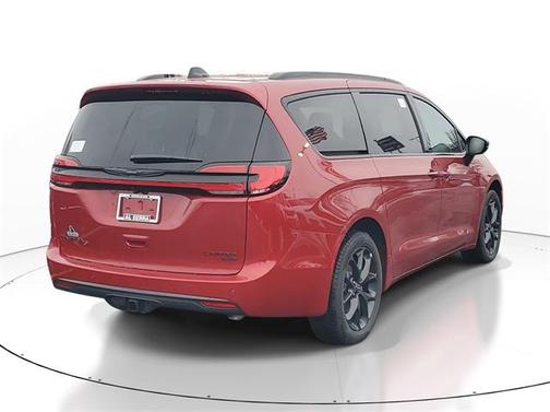 2026 Chrysler Pacifica Limited