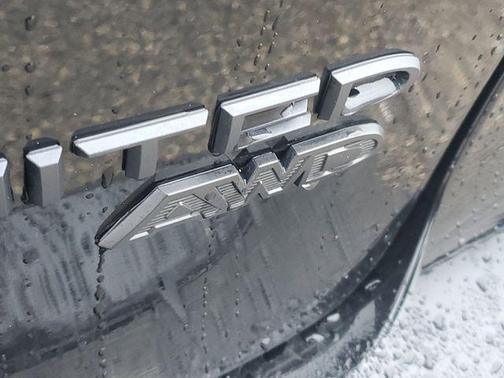 Diamond Black Crystal Pearlcoat 2026 Chrysler Pacifica Limited