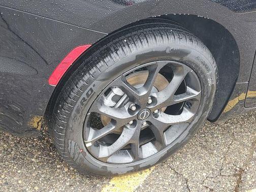 Diamond Black Crystal Pearlcoat 2026 Chrysler Pacifica Limited