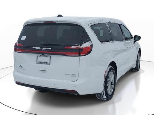 Bright White Clearcoat 2026 Chrysler Pacifica Limited