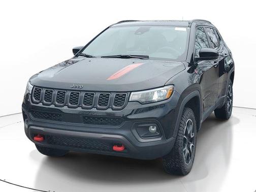 Diamond Black Crystal Pearlcoat 2026 Jeep Compass Trailhawk