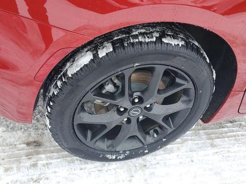 Red Hot Pearlcoat 2026 Chrysler Pacifica Limited