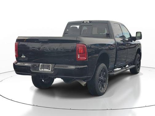 Diamond Black Crystal Pearlcoat 2026 RAM 2500 Big Horn Crew Cab 4x4 6'4' Box