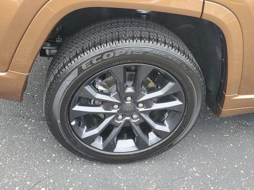 Copper Shino Metallic Clearcoat 2026 Jeep Grand Cherokee Limited