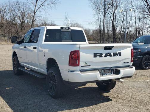 Bright White Clearcoat 2026 RAM 2500 Big Horn Crew Cab 4x4 6'4' Box