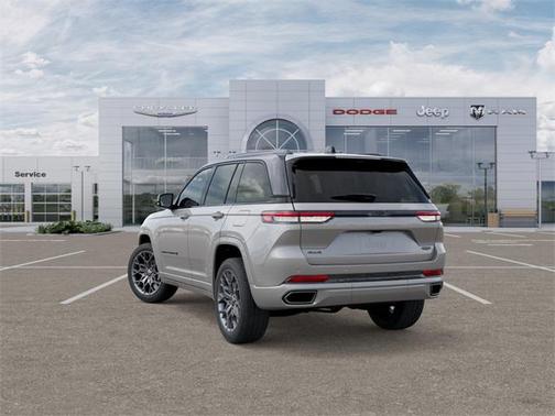 2025 Jeep Grand Cherokee Summit