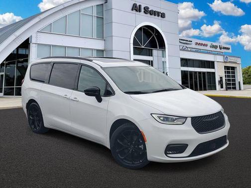 Bright White Clearcoat 2026 Chrysler Pacifica L