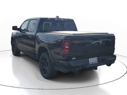 Diamond Black Crystal Pearlcoat 2026 RAM 1500 Laramie