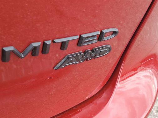 Red Hot Pearlcoat 2026 Chrysler Pacifica Limited
