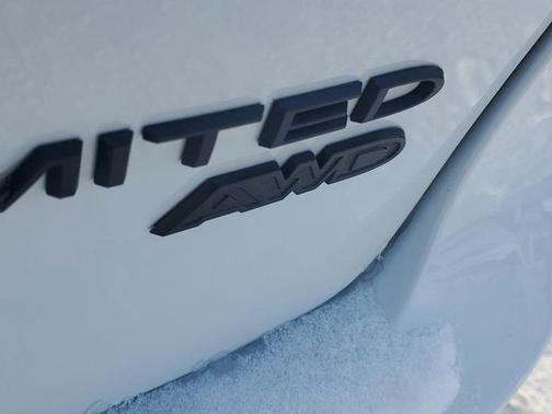 Bright White Clearcoat 2026 Chrysler Pacifica Limited