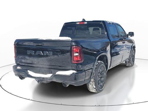 Diamond Black Crystal Pearlcoat 2026 RAM 1500 Big Horn/Lone Star