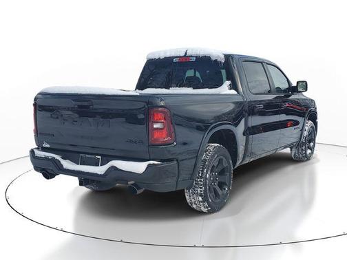 Diamond Black Crystal Pearlcoat 2026 RAM 1500 Big Horn/Lone Star