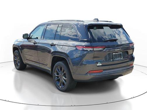 Baltic Gray Metallic Clearcoat 2026 Jeep Grand Cherokee Limited
