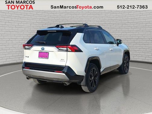 2022 Toyota RAV4 Hybrid SE