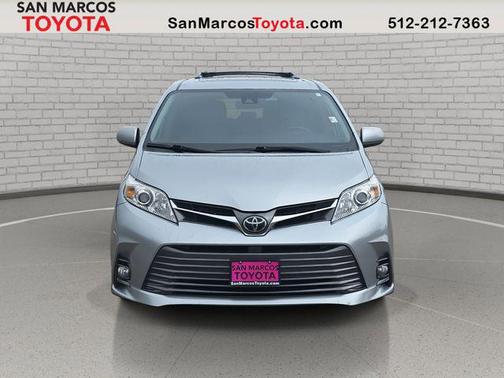2019 Toyota Sienna XLE