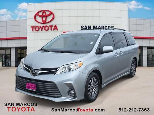 2019 Toyota Sienna XLE