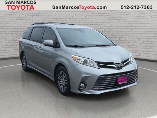 2019 Toyota Sienna XLE