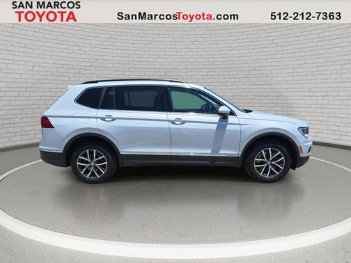 Platinum Gray Metallic 2018 Volkswagen Tiguan 2.0T SE 4MOTION