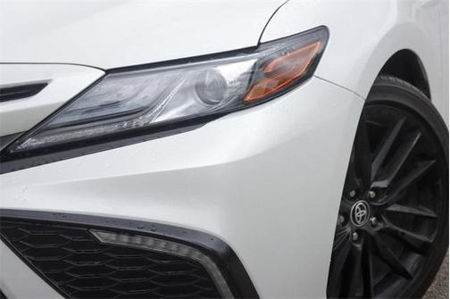 2024 Toyota Camry Hybrid SE