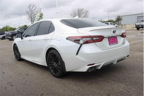 2024 Toyota Camry Hybrid SE