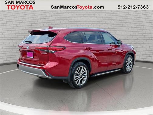 2022 Toyota Highlander Hybrid Platinum