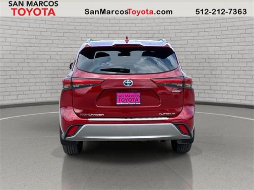 2022 Toyota Highlander Hybrid Platinum