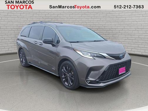 2021 Toyota Sienna XSE 7 Passenger