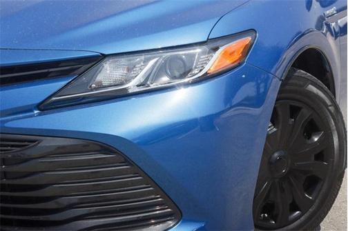 2019 Toyota Camry Hybrid LE