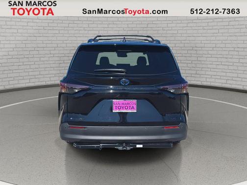 2025 Toyota Sienna Woodland Edition