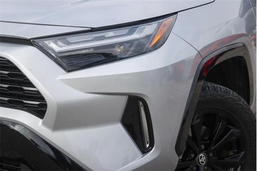 2022 Toyota RAV4 Hybrid SE