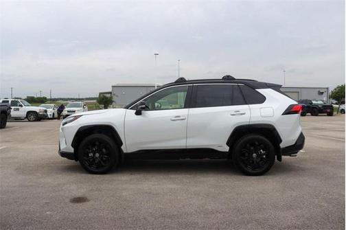2025 Toyota RAV4 Hybrid SE