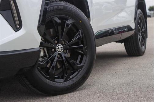 2025 Toyota RAV4 Hybrid SE
