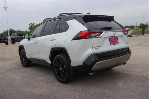 2025 Toyota RAV4 Hybrid SE