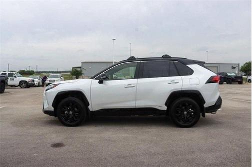 2025 Toyota RAV4 Hybrid SE