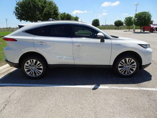 Blizzard Pearl 2021 Toyota Venza XLE
